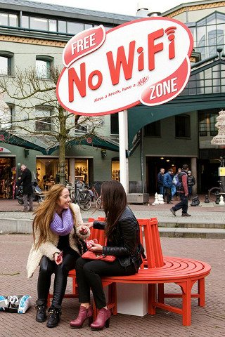 kitkat no wifi bench